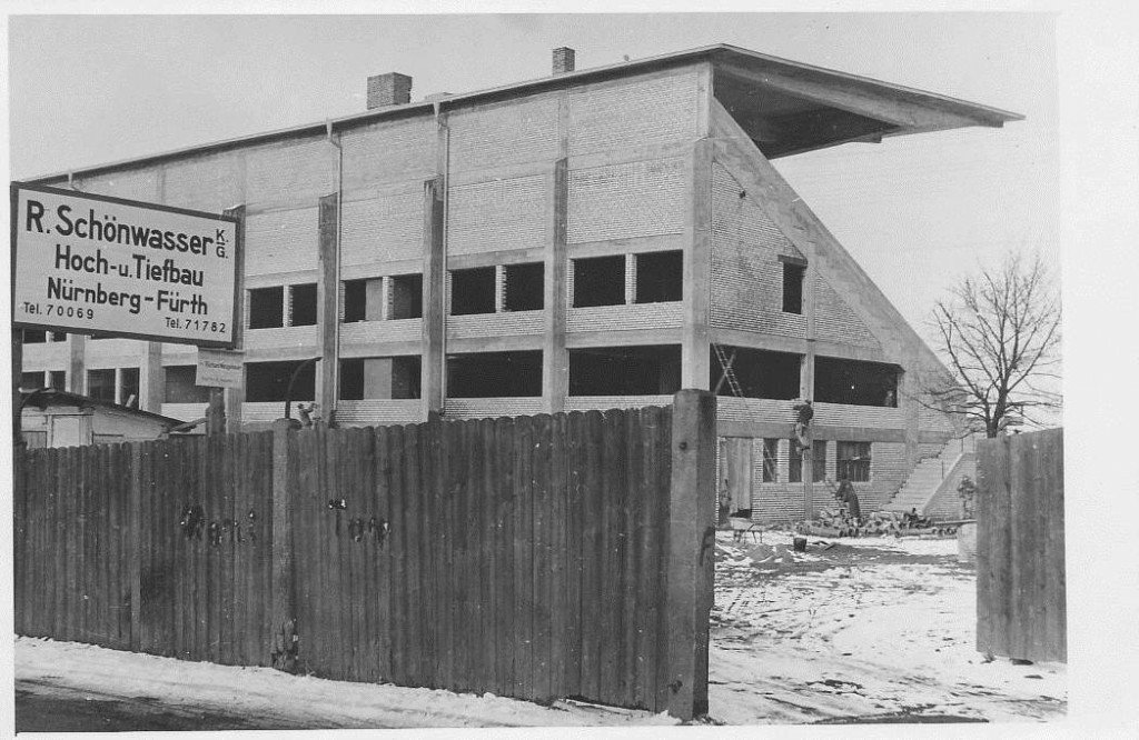 Richtfest der Tribüne im Ronhof am 18.12.1950